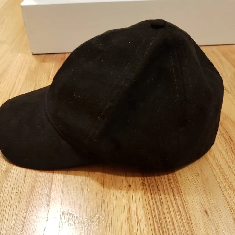 H&M Black Velvet Hat photo 1