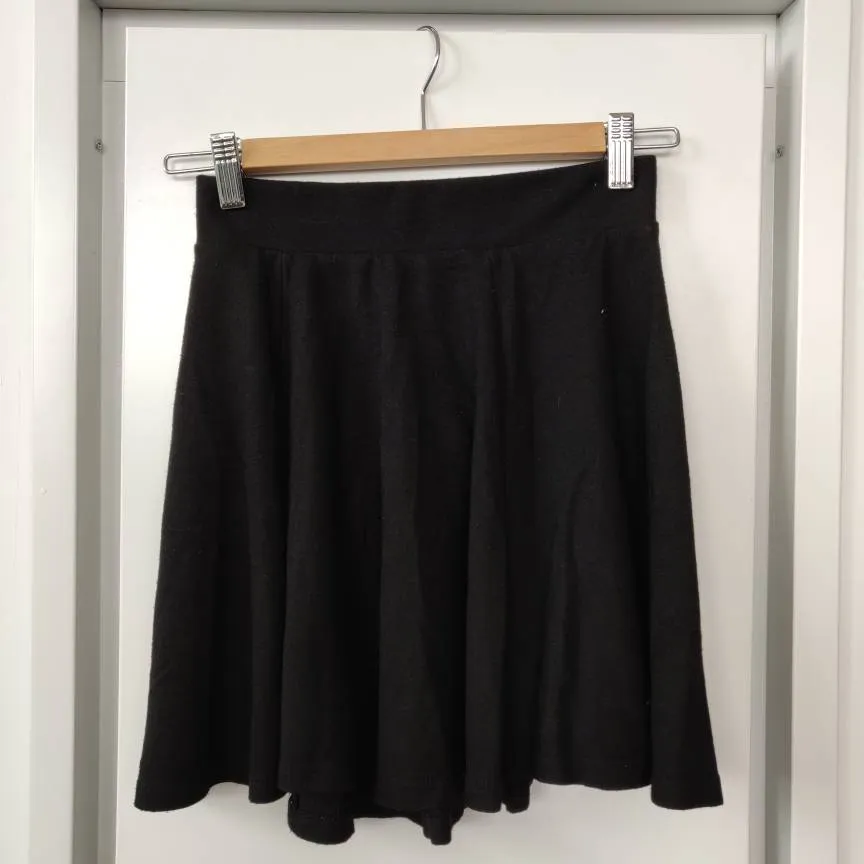 H&M Black A-Line Skirt photo 1