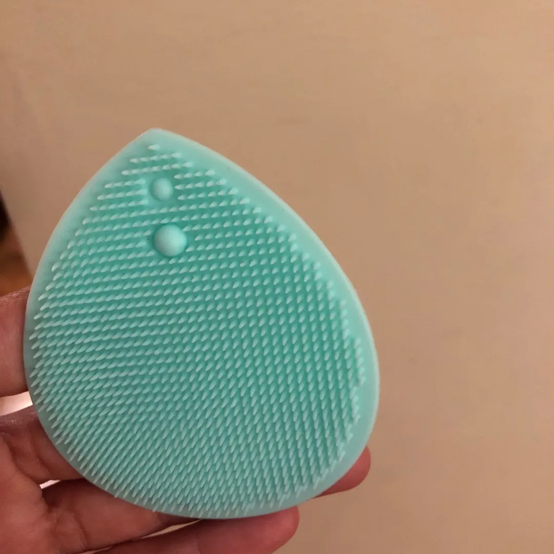 Facial Silicone Cleanser photo 1