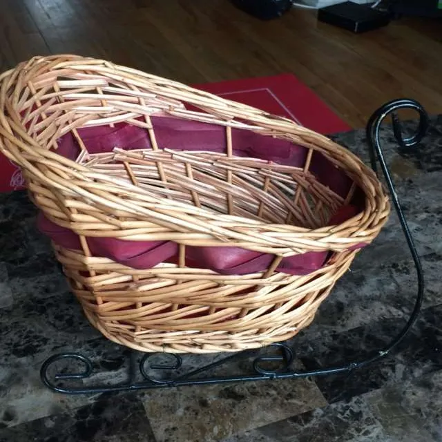 Start Christmas Shopping Early With A Sleigh Basket! photo 1