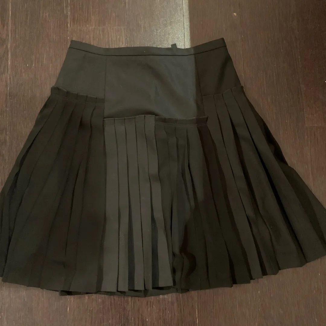 BCBG Maxazria Pleated Skirt- Size 0 photo 1