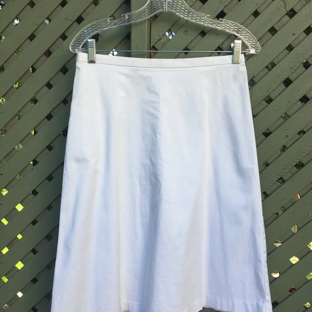 Simple White Skirt - Size 6 photo 1