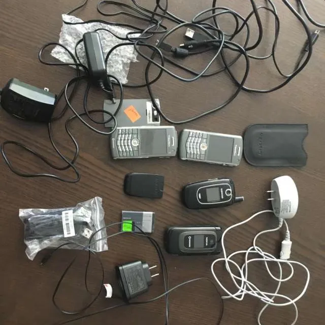 Retro Flip Phones & Cables photo 1