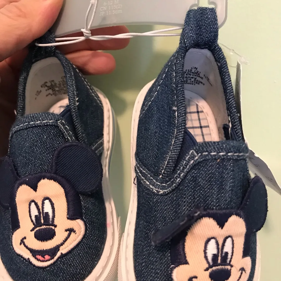 Cute 6-12mo. Mickey Mouse Baby Shoes photo 1