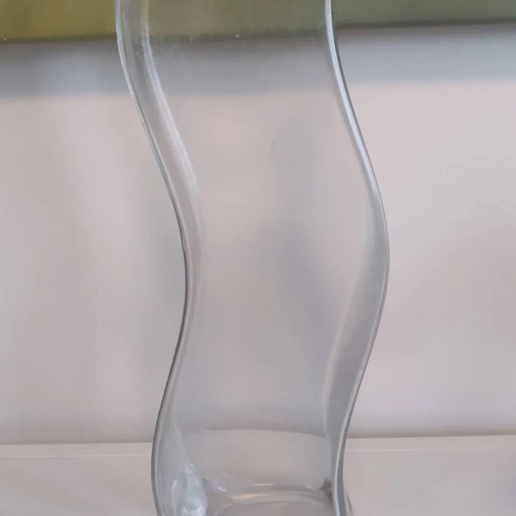 Wavy Clear Glass Vase photo 1
