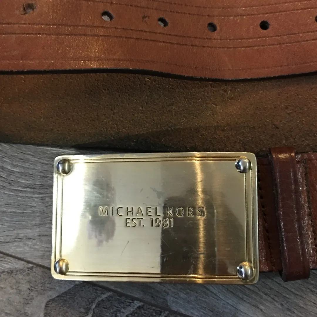 Micheal Kors Leather Belt Size Medium photo 1