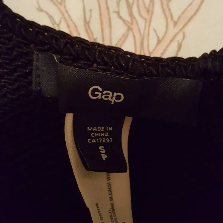 Gap Knit Top Size S photo 4