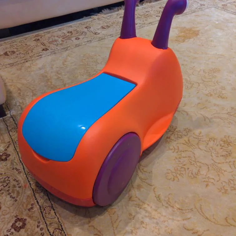 Toddler Buggly Wuggly Ride-on with Light and Sound photo 4