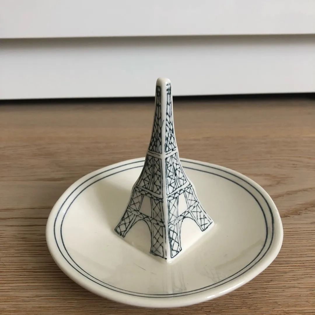 Eiffel Tower Ring Holder photo 1