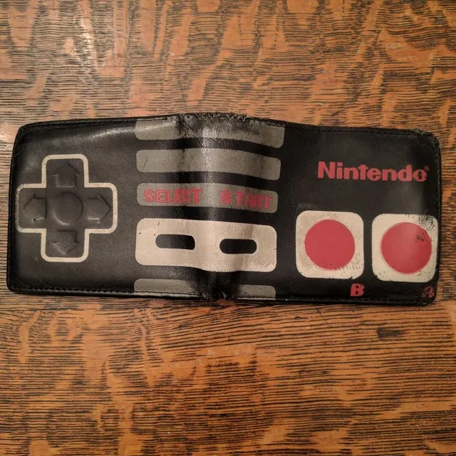 Nintendo Control Pad Wallet photo 1