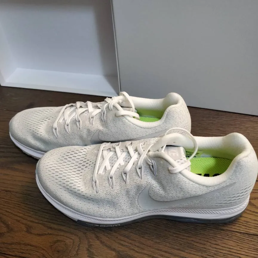 White Nike Zoom All Out Low photo 1