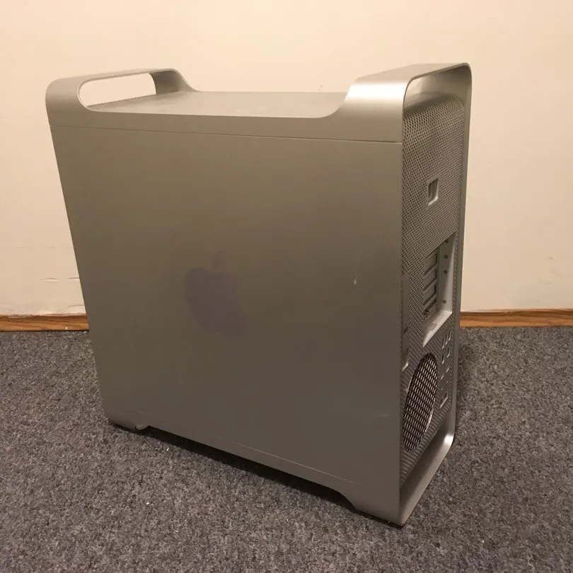 Mac Pro (Apple Macintosh Pro) photo 3