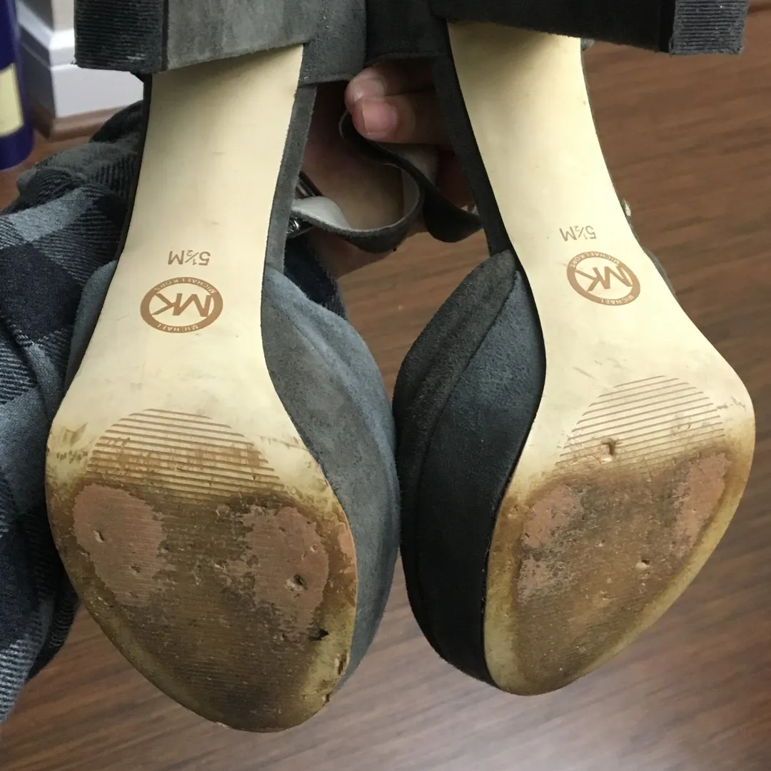 Michael Kors heels Size 5.5 photo 4