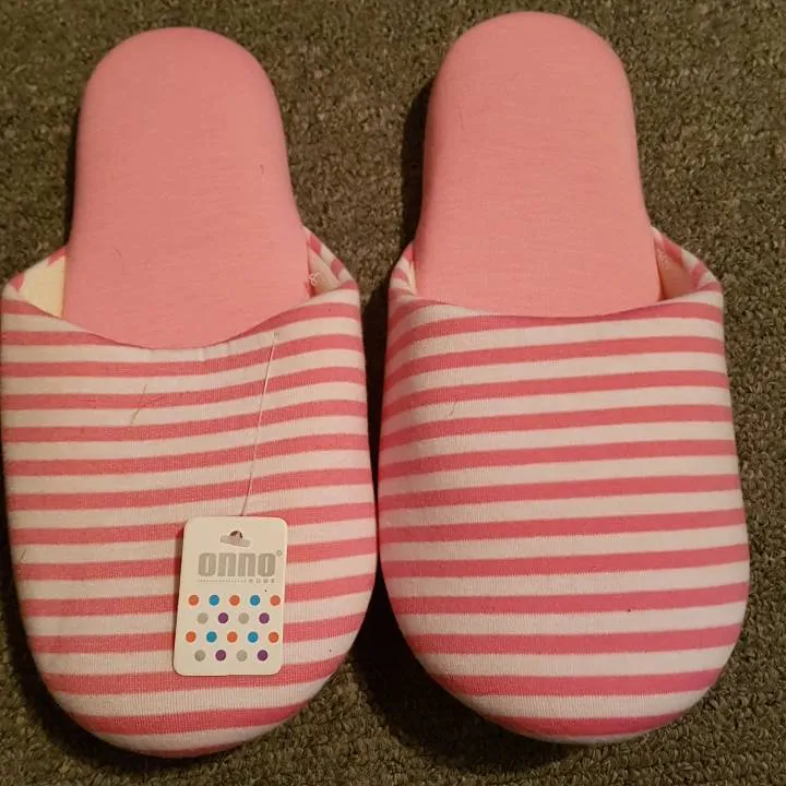 ONNO Home slippers Size 6 Women's photo 1