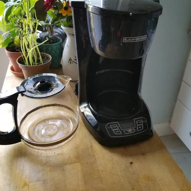 Black + Decker 12-Cup Programmable Coffee Maker photo 1
