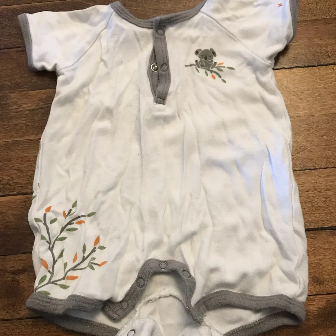 0-3m Baby Romper And 0-12 Reversable Hat photo 1