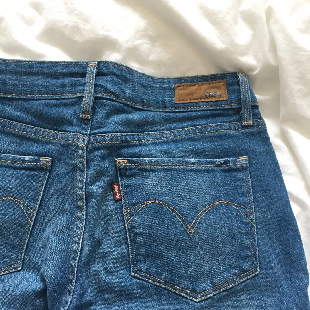 Levi’s Mid-Rise Skinny Jeans photo 4