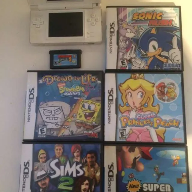 DS Light With Rare Games photo 1