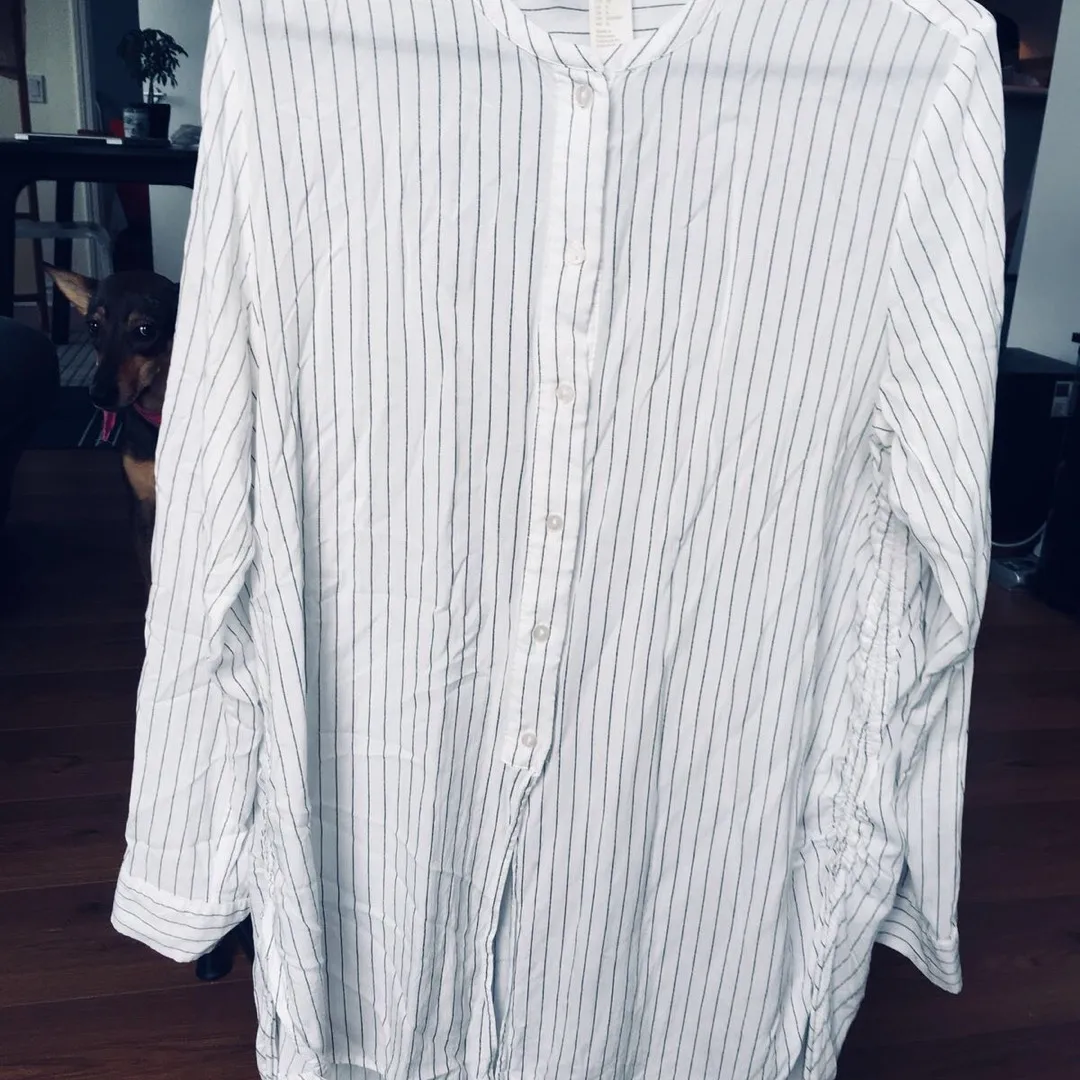 White Striped H&M Shirt photo 1