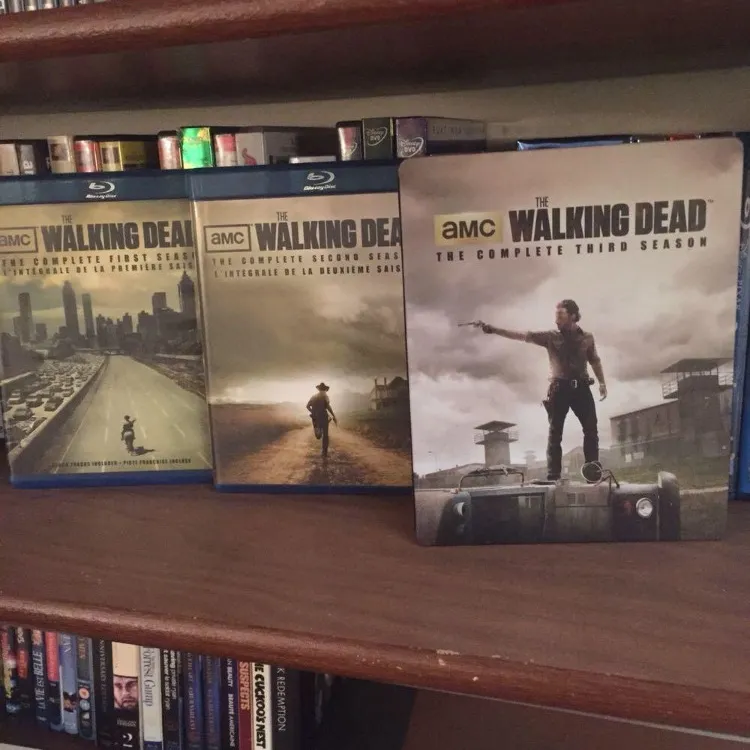 Walking Dead Blu Ray photo 1