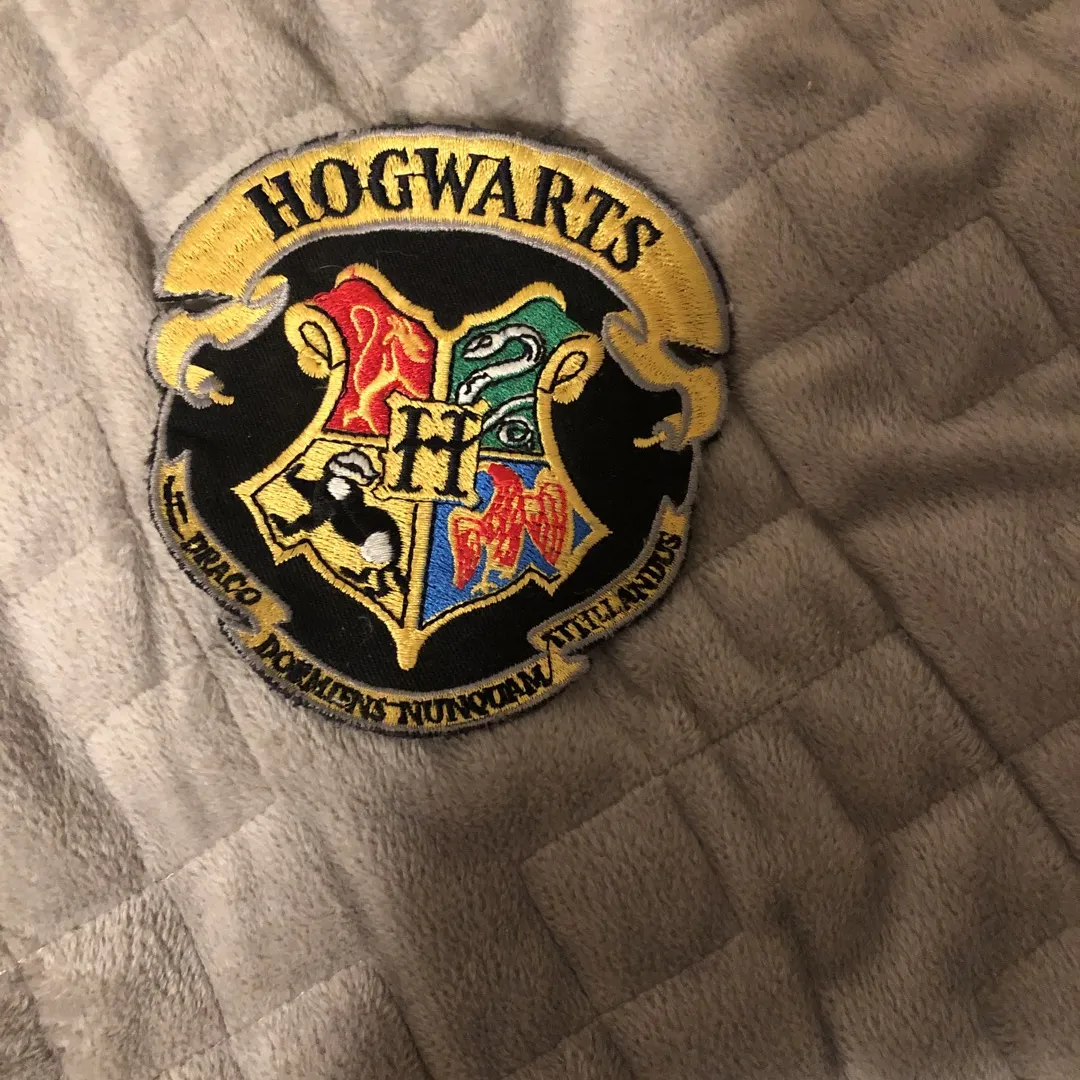brand new- iron on Hogwarts patch photo 1