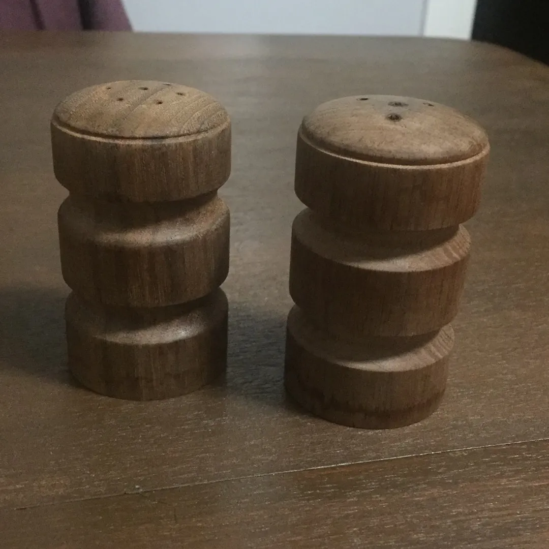 Vintage Salt And Pepper Shakers photo 1