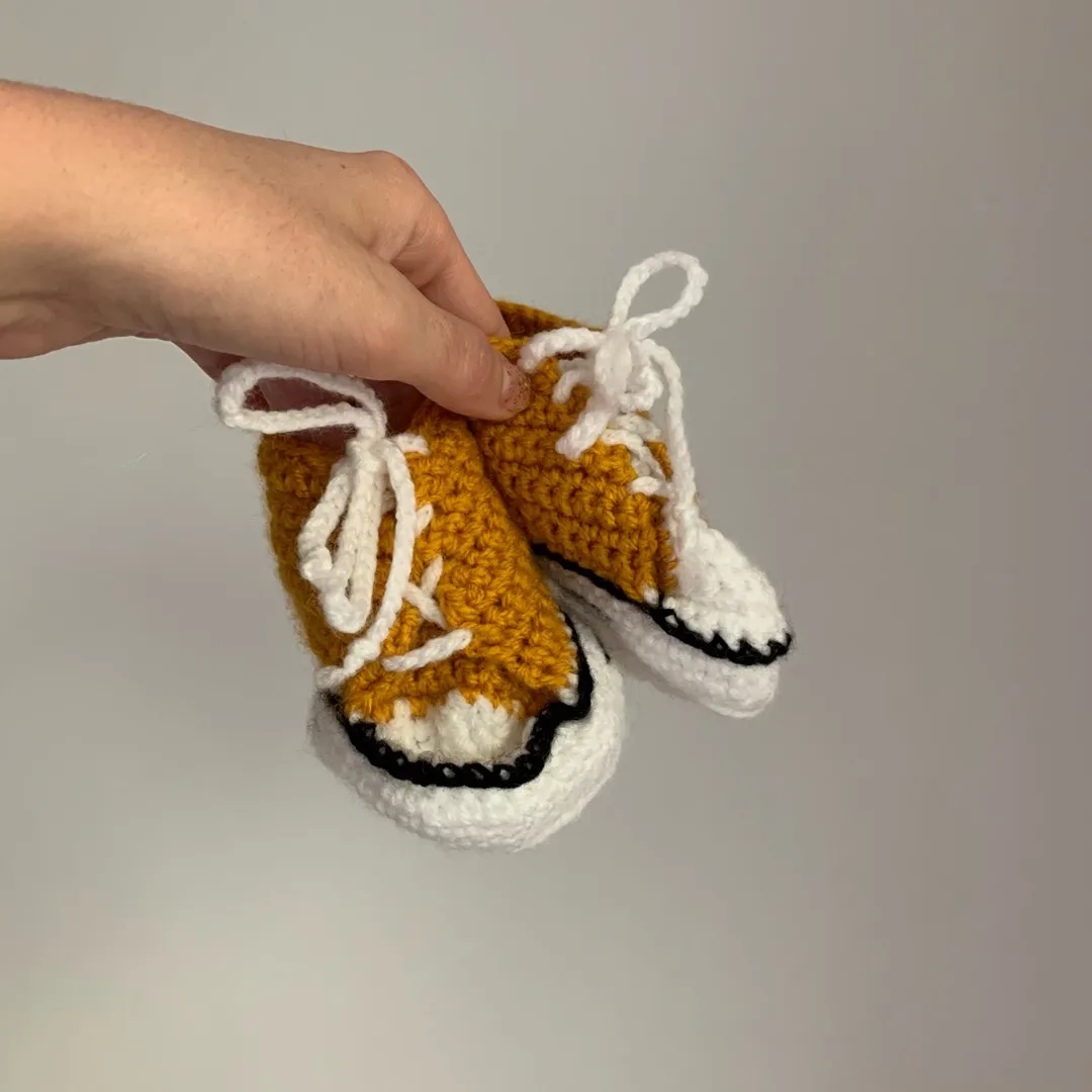 Knit Baby Converse Booties photo 1