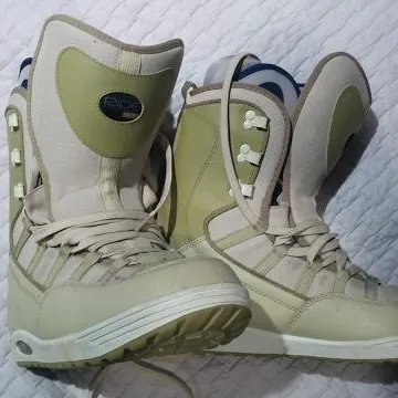 Cool dude snowboard boots photo 1