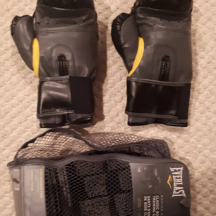 2 Left Handed Gloves photo 1