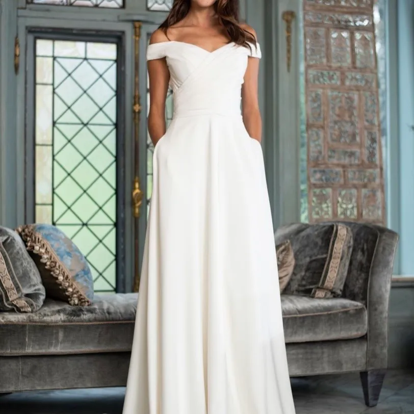 Sash & Bustle Bridal Gown (Size 8) 2020 photo 1
