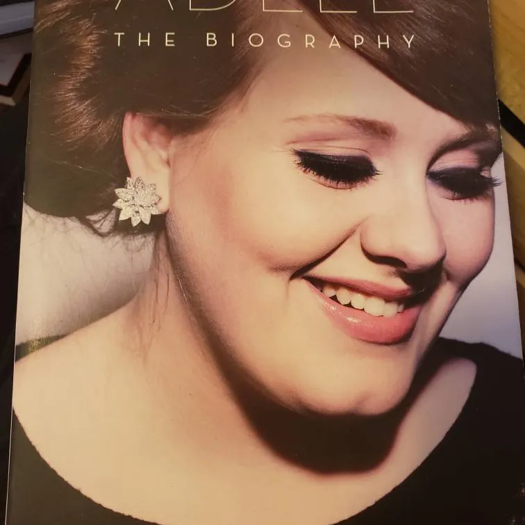 Adele - The Biography photo 1