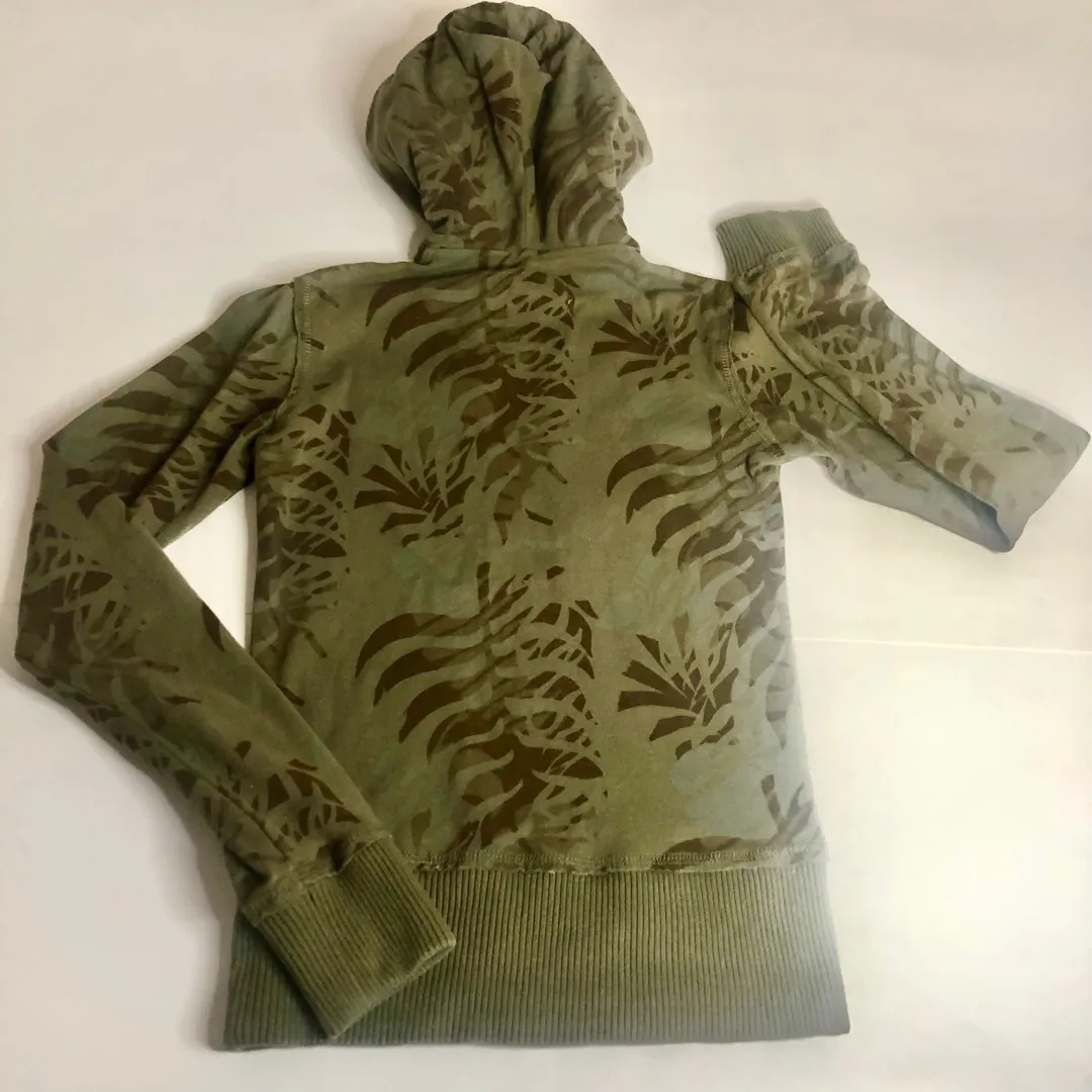 O’Neill Size Small Olive Embroidered 1/2 Zip Skater Hoodie photo 3