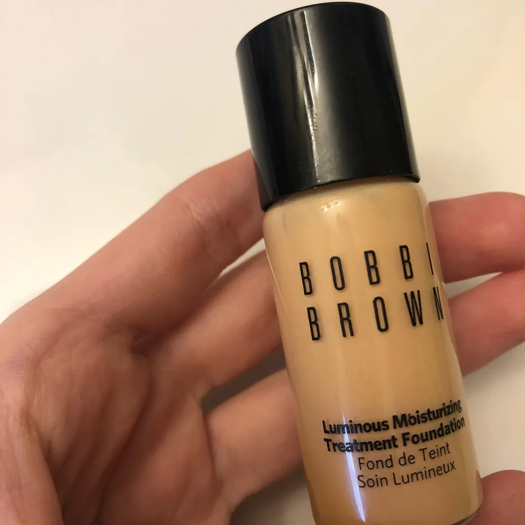 Bobby Brown Foundation Tester Size photo 1