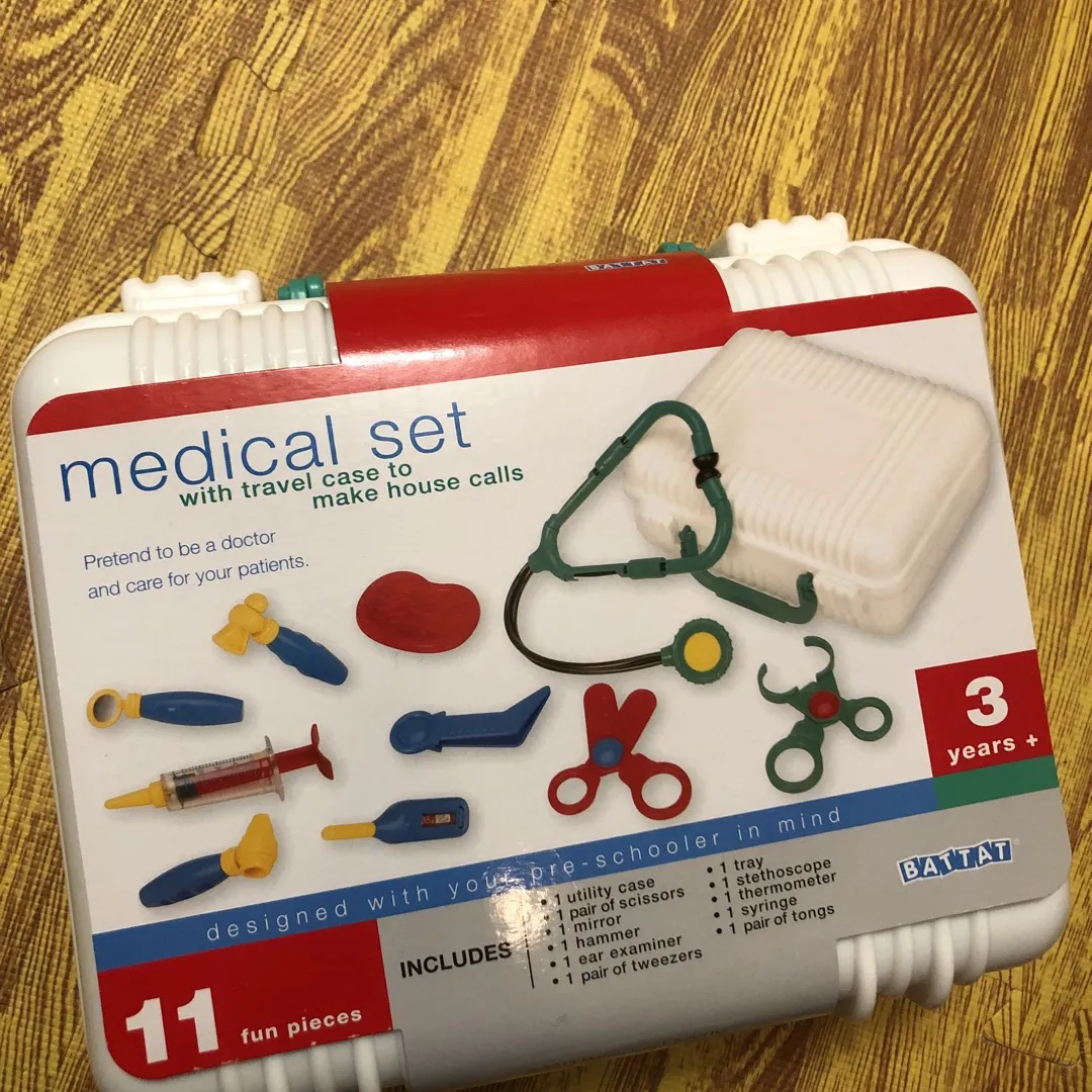 BNIB Medical Set Toy photo 1