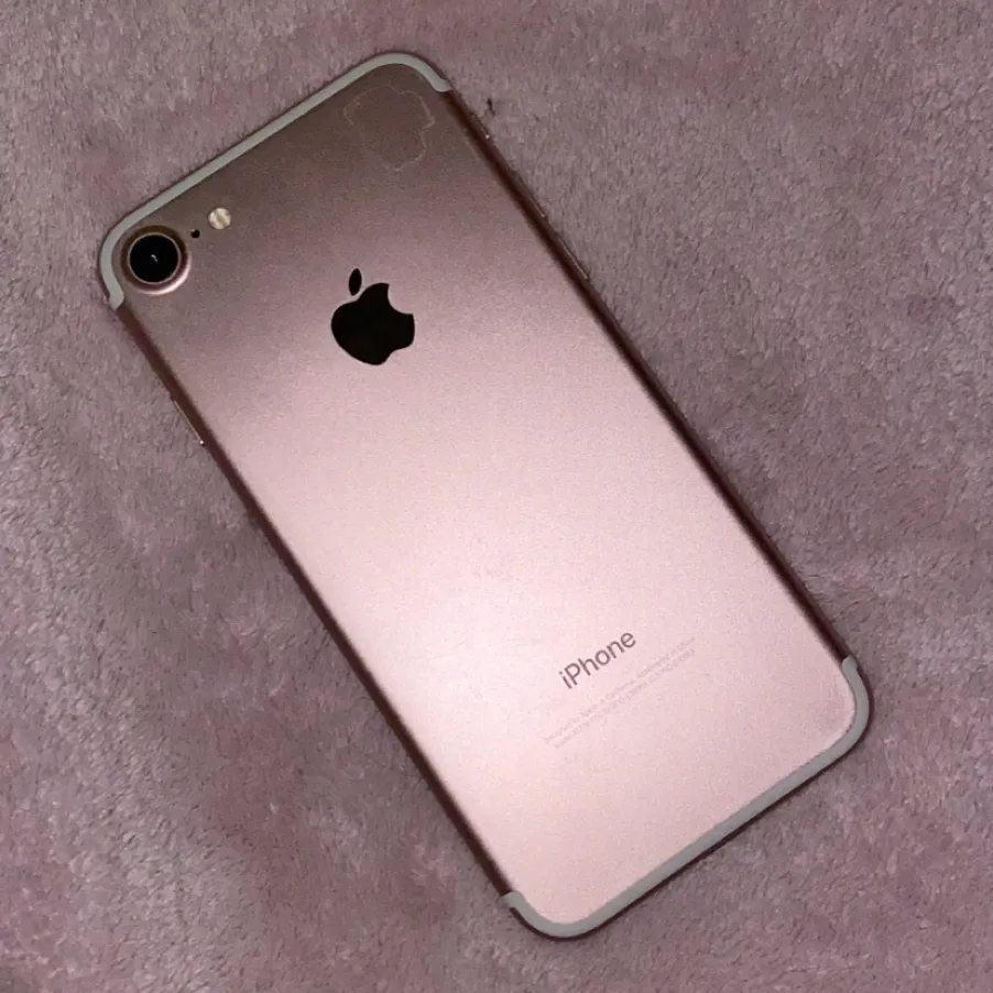 Rose Gold iPhone 7!! photo 1