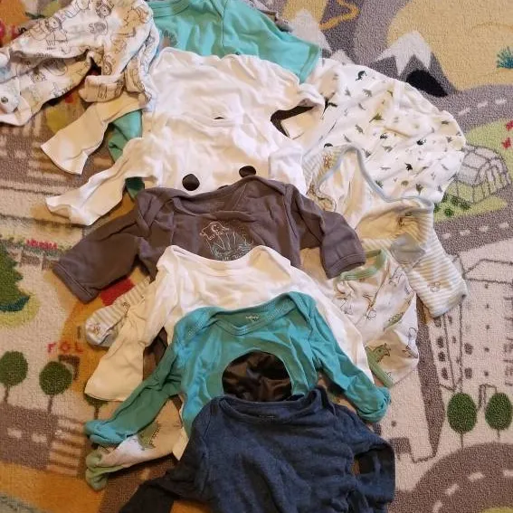 3 to 9 months neutral clothes photo 1