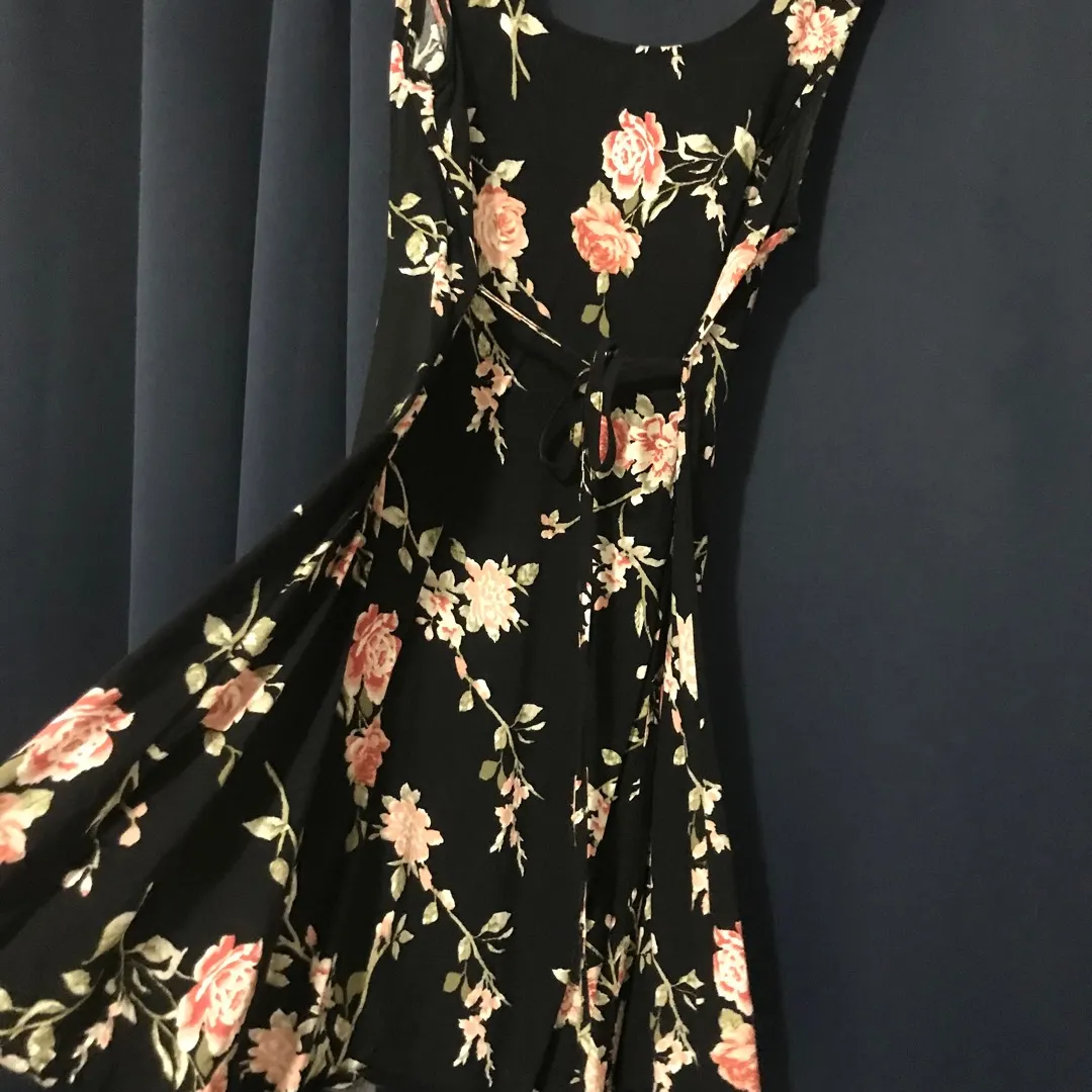 Black Floral Dress Size M photo 1