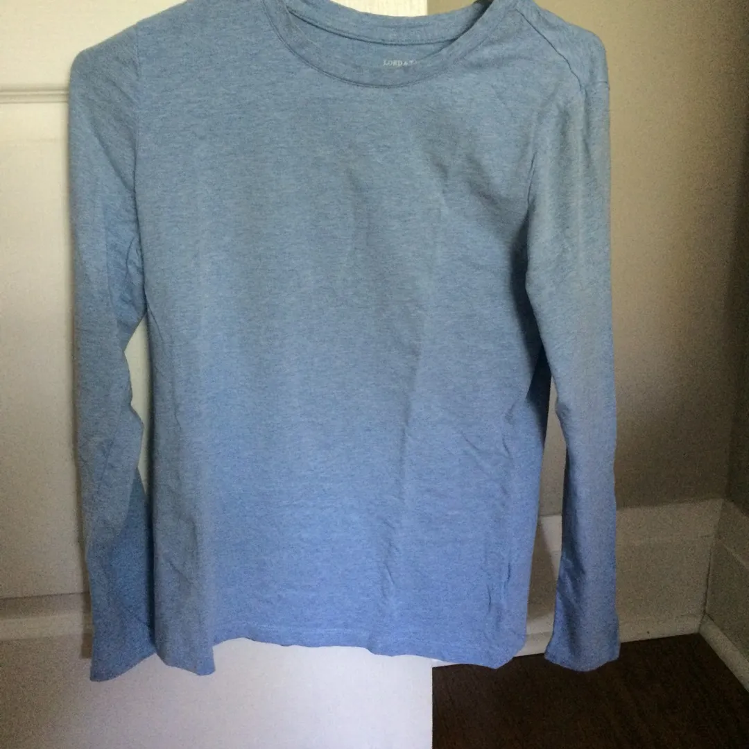 Blue Long Sleeve T-shirt Medium photo 1