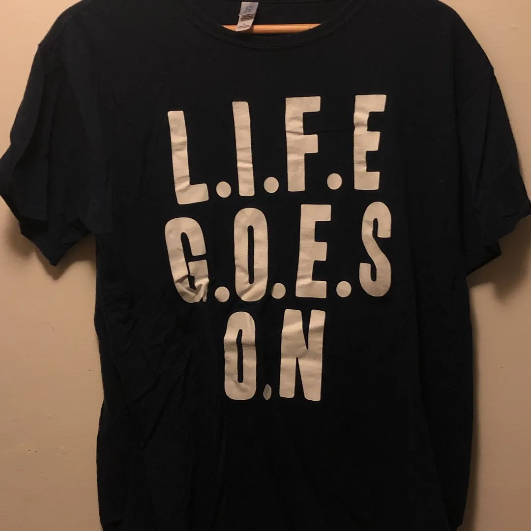 Life Goes On T-shirt / Noah And The Whale photo 1