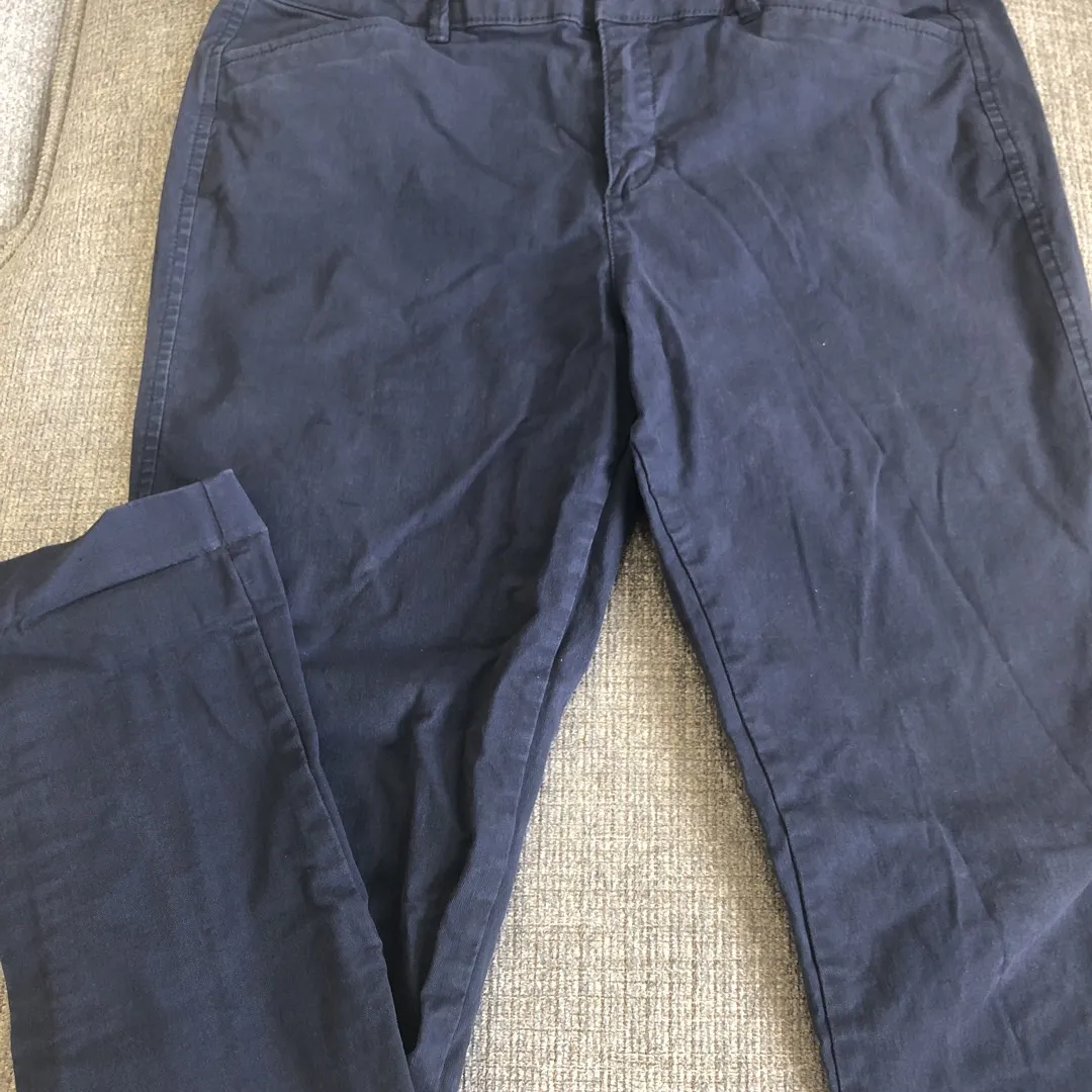 🌟Crinkly Old Navy Pixie Pant Size 8 Navy Blue photo 3