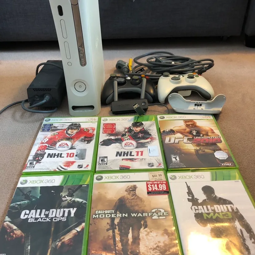 Xbox 360 (60GB) w/ two controllers, 6 games photo 1