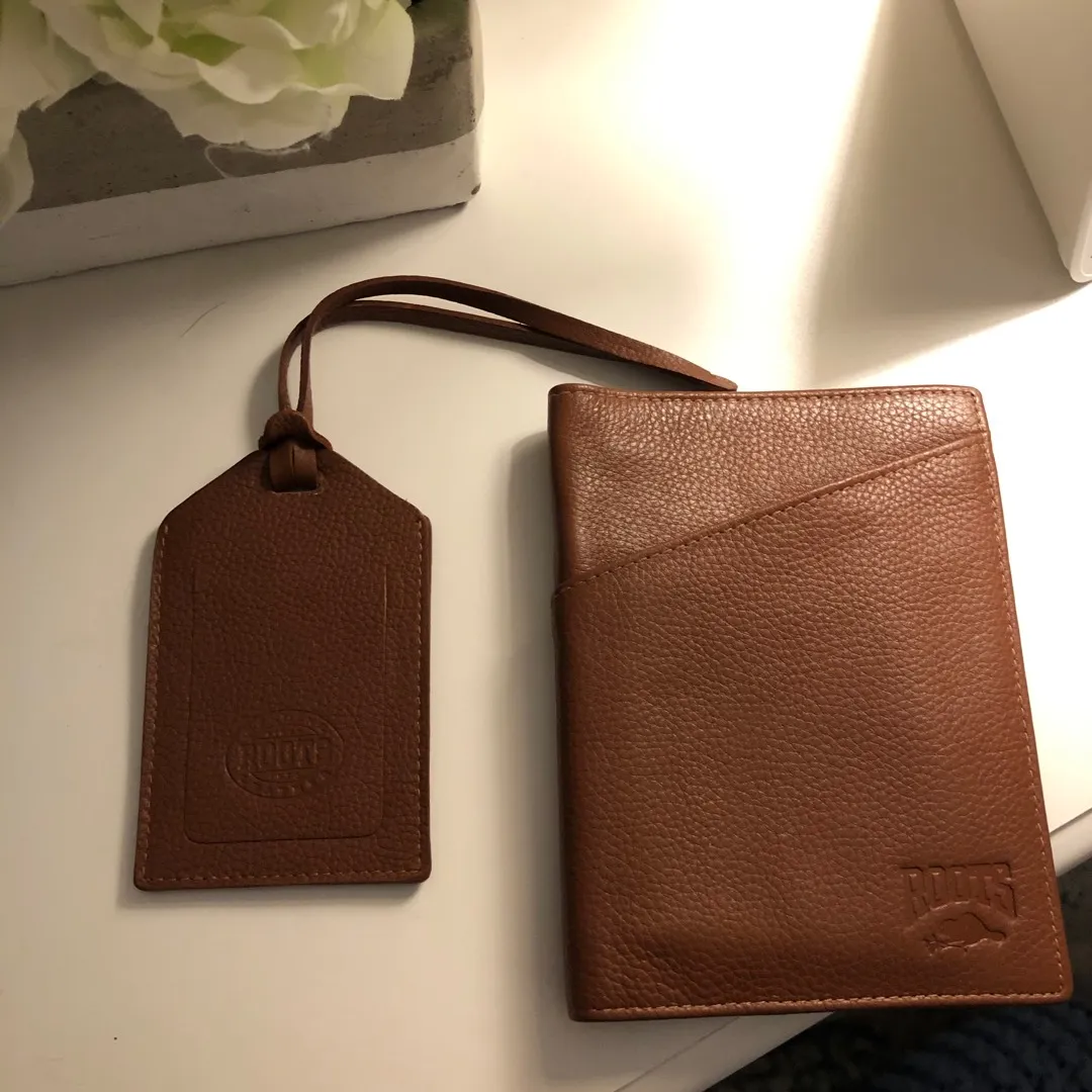 New With Tags Leather Roots Passport Holder photo 3