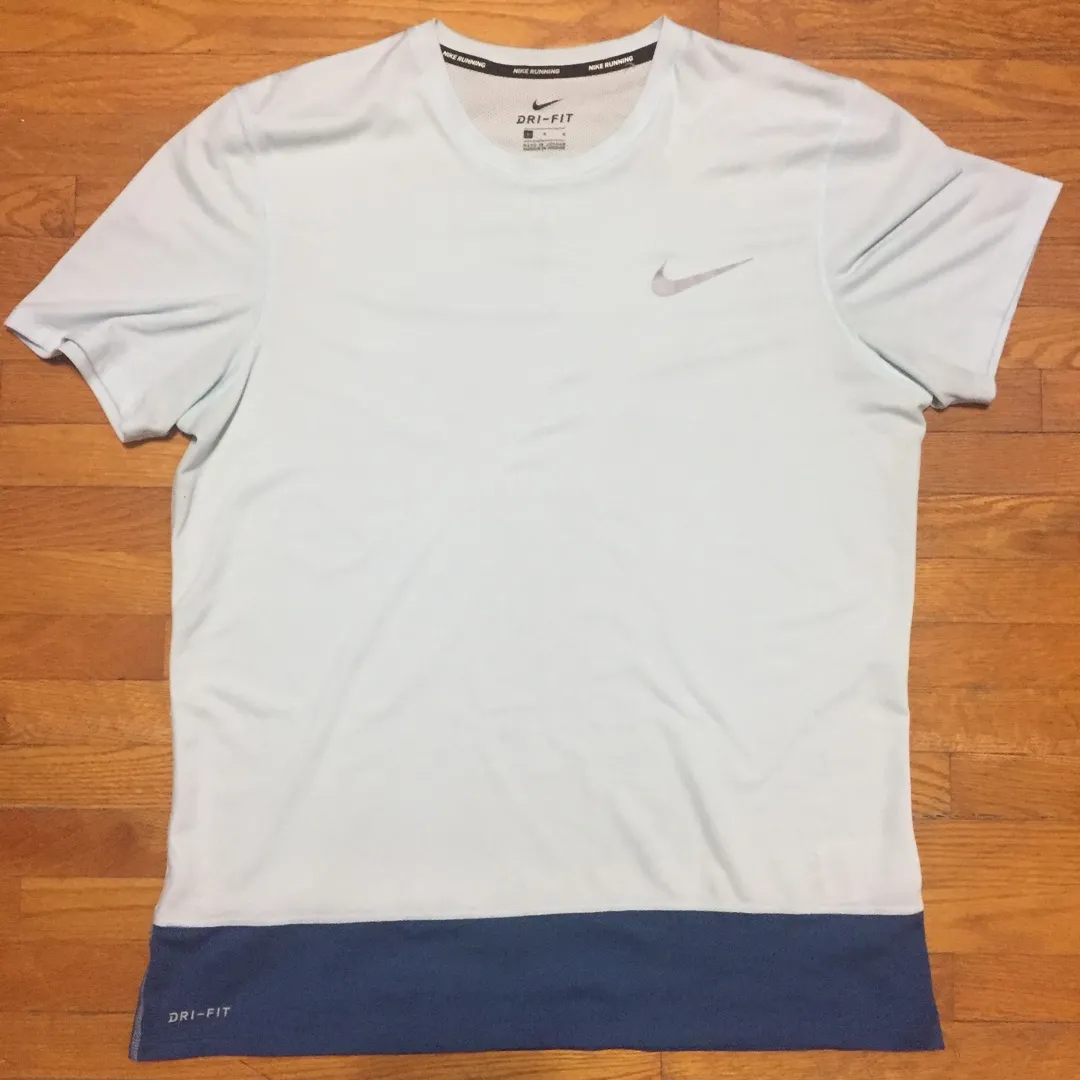 Nike Dri-Fit Running/Exercise Shirt Large photo 1