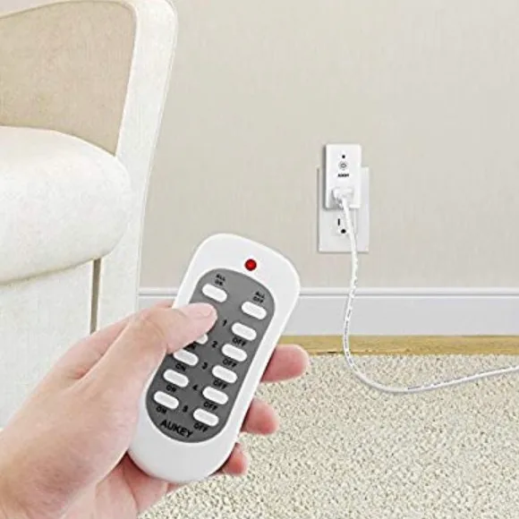 5 remote-controlled outlet switches photo 1
