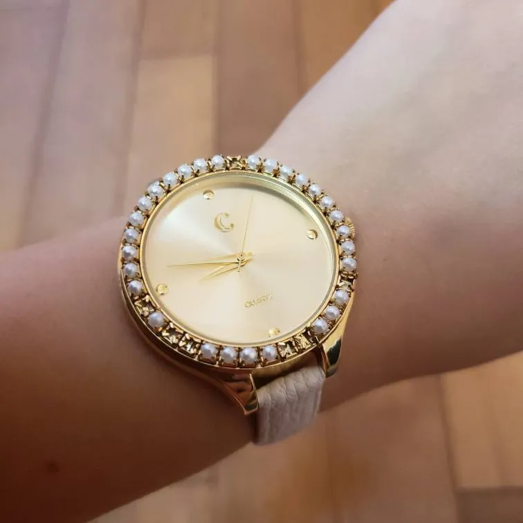 Pearl Embellished Wristwatch photo 1