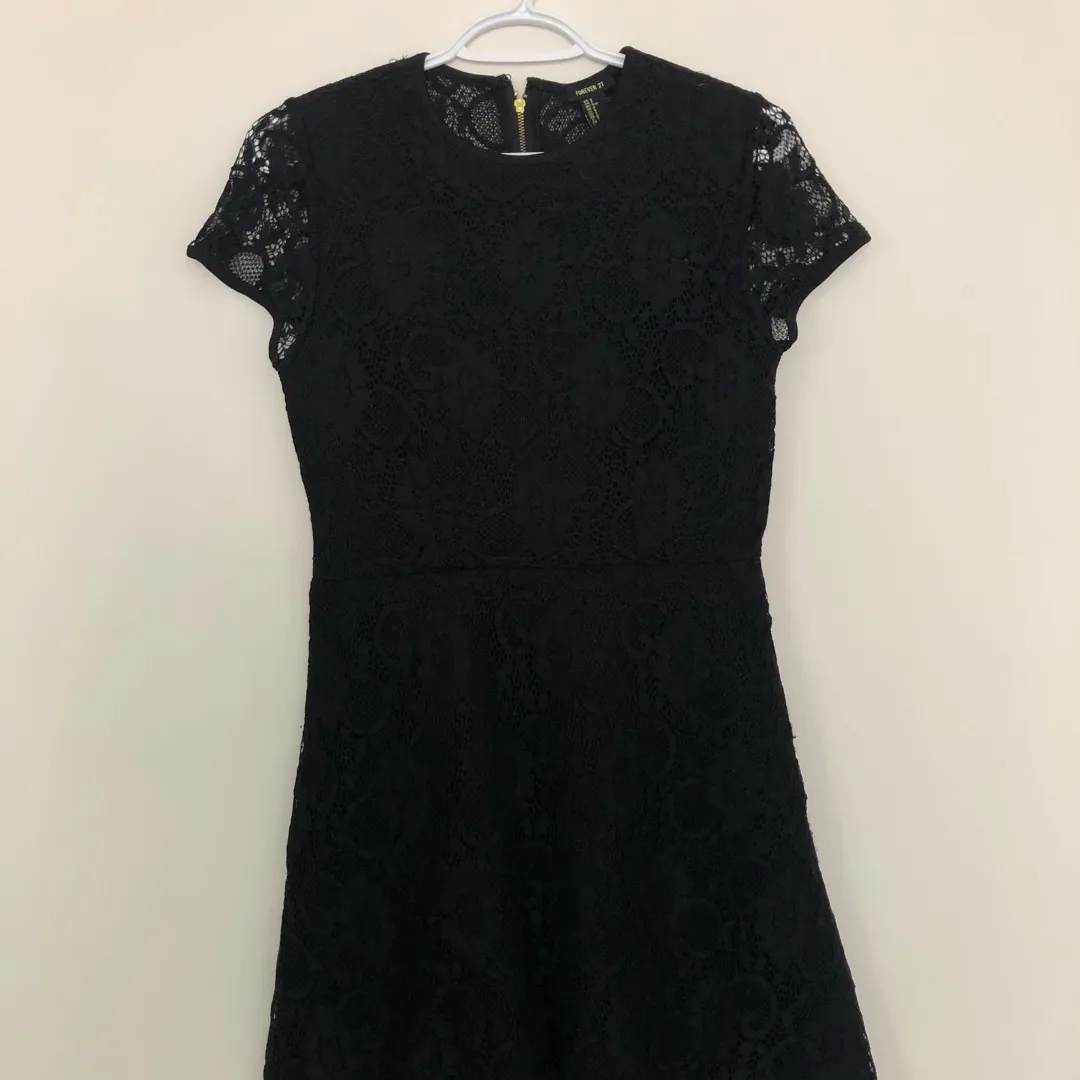 Black Lacy Dress Forever 21 photo 1