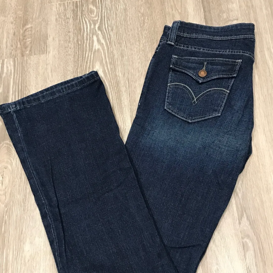Levi’s Demi Curve Jeans (size 7) photo 1