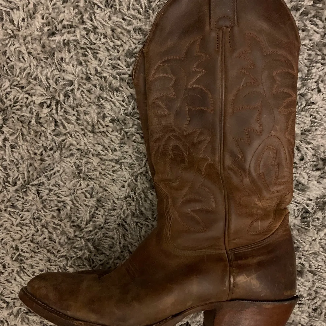 Brown leather cowboy boots photo 1