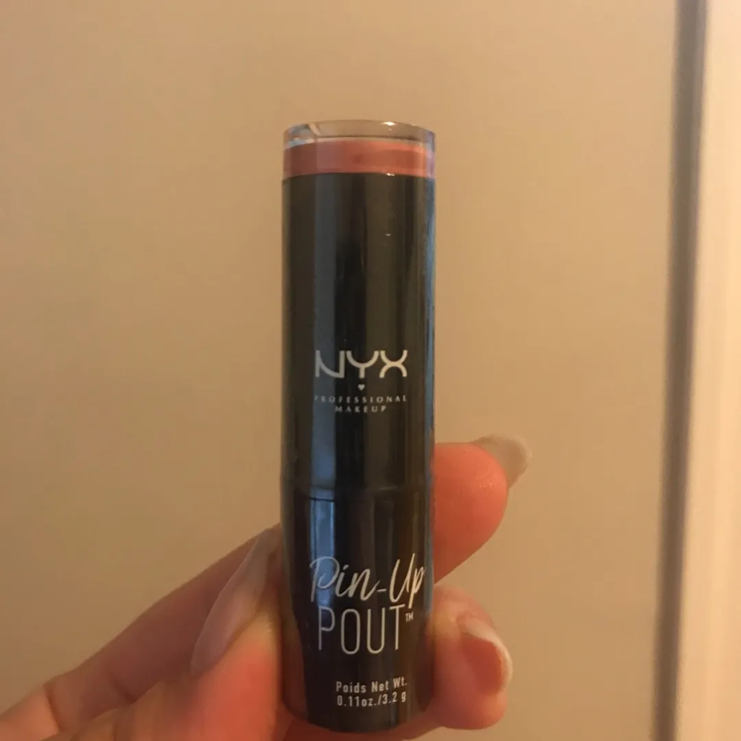 Nude NYX lipstick BNIB photo 1