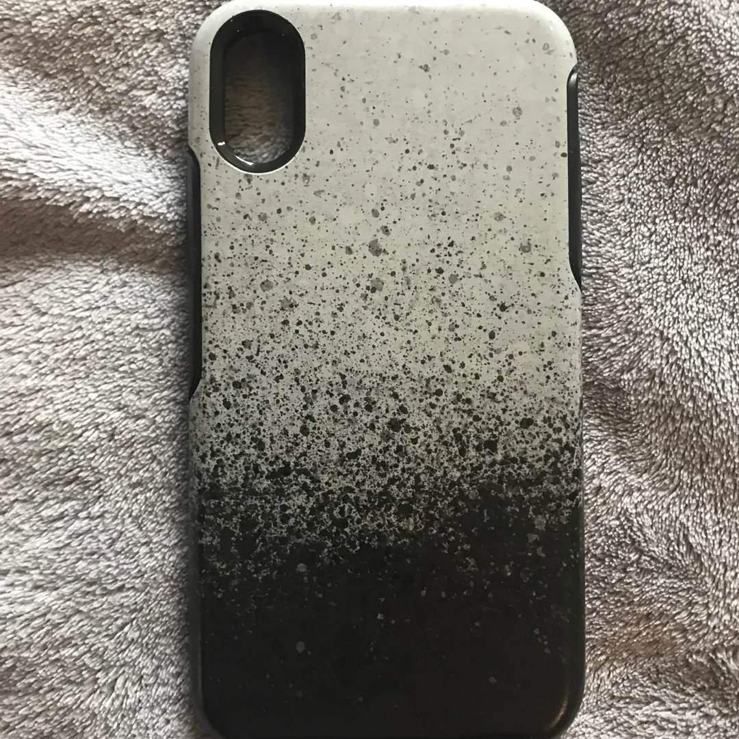 Sealed iPhone XR WITH ACCESSORIES photo 3